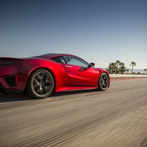 2017-acura-nsx_100549323_h.jpg